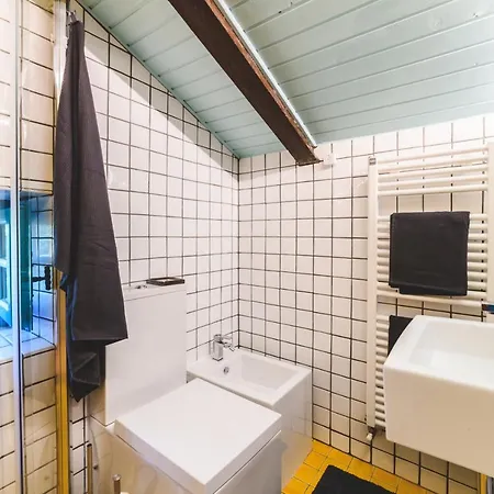 Bog - Con Piscina E Campo Da Tennis *