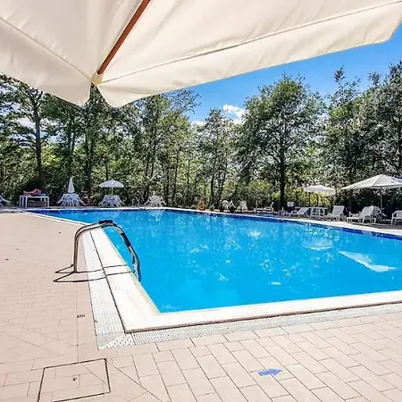 Bog - Con Piscina E Campo Da Tennis *